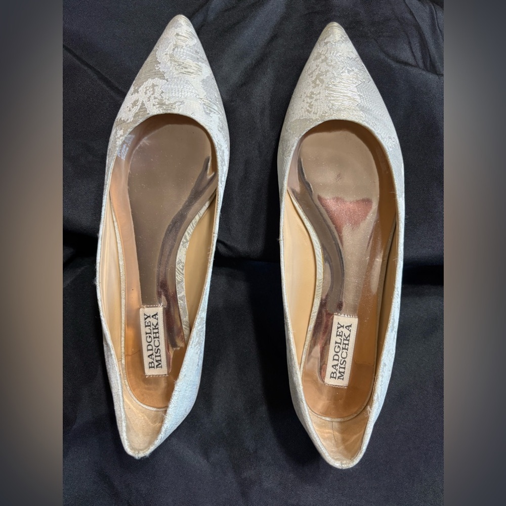 Gold tapestry Badgley Mischka pointed flats w/ demure gold beading heel detail.